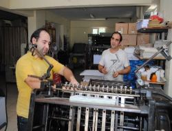 Tiyatrocu Erdinç Dinçer Enmutlu'nun 7 Çocuğundan 4'ü Amca Mesleğini Seçmiş