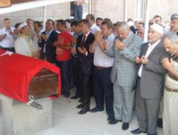 Kazada Hayatını Kaybeden AK Partili Eski Başkan Toprağa Verildi!!