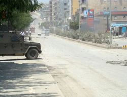 Cizre'de Korsan Göstericilere Polis Müdahale Etti