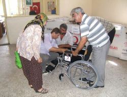 Kızılay, Tekerlekli Sandalye Yardımı Yaptı