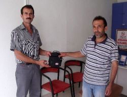 Yolda Bulduğu 15 Bin Lirayı Sahibine Ulaştırdı