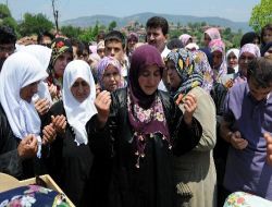 Kazada Yanarak Ölen 4 Kişi Dursunbey'de Toprağa Verildi