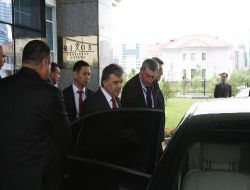 Gül, Kazakistan'dan Ayrıldı!