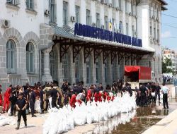 Tuna Nehri Taştı; Romanya'da Galati Baskın Tehlikesi Altında..