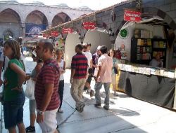 Sultanahmet'te 'Kitaplı' Günler Başladı!