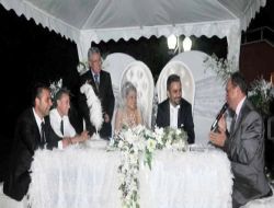 Nikahta Fikri Sorulan Küçük Çocuk: Akülü Araba Alırlarsa Nikaha İzin Veriyorum