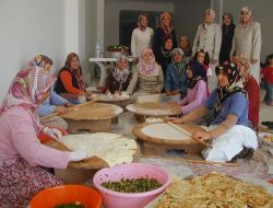 Hayırsever Kadınlar, Öğrenciler Yararına Kermes Açtı
