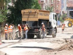 Belediyeler, Bozulan Yolları Bakıma Aldı