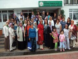 Ak Parti Rize Kadın Kolları, Adana'dan Gelen Partili Kadınları Ağırladı