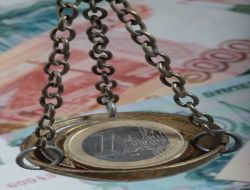 Ruble, Dolar, Petrol Ve Avro Fiyatları Sene Sonuna Kadar Nasıl Değişecek?