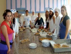Aşçılık Kursunu Bitiren Kursiyerler Maharetlerini Sergiledi
