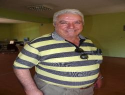 Emekli Başçavuş, Atatürk Heykelinin Bakımını Yaptırdı
