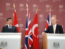 İngiltere Dışişleri Bakanı: AB, Türkiye'yi Reddederse Muazzam Bir Hata Yapmış Olur!