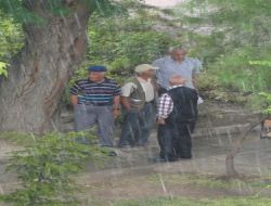 Sağanak Yağmur Vatandaşları Hazırlıksız Yakaladı