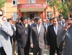 Bakan Davutoğlu, Engelliye Akülü Araba, Çocuğa Bilgisayar Sözü Verdi