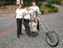 Hurdacıdan Aldığı Motosikleti Harley Davidson'a Dönüştürdü