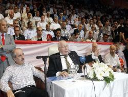 Erbakan, Hükümeti İçi Saman Dolu Kuşa Benzetti!