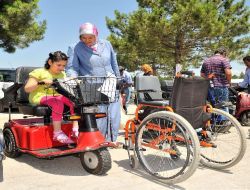 Engelli Öğrencilerin Akülü Araç Sevinci