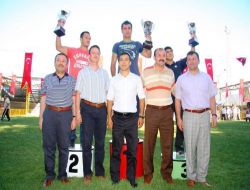 Yüreğir Belediyesi Güreş Takımı Türkiye İkincisi Oldu