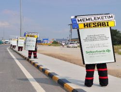 Ayaklı Reklam Panoları, Kapıkule'de İş Başında..