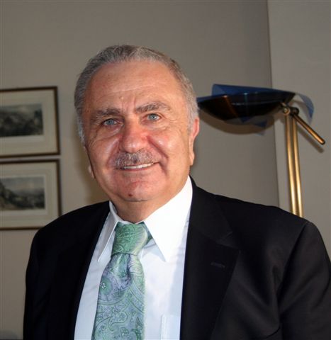 Bedrettin Dalan'a Kırmızı Bülten