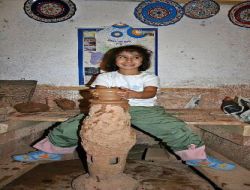 Turistler Çanak Atölyelerinde Hünerlerini Sergiliyor