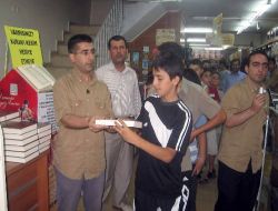 Nt, Diyarbakır'da 2 Bin Öğrenciye Kur'an Hediye Etti