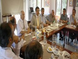 Ak Parti İl Başkanı Yalçın, Belediye Ve İlçe Başkanlarıyla Buluştu