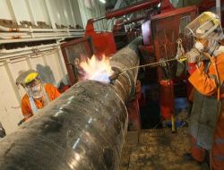 Kommersant: Rusya, Nabucco'yu Zayıflatmak İçin Almanya'yı Güney Akım'a Ortak Yapacak"