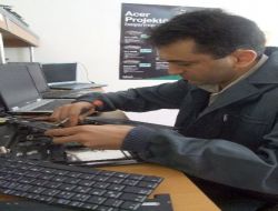 Gençler Teknolojik Ürünlerin Yenisini Almak Yerine Tamir Ettiriyor