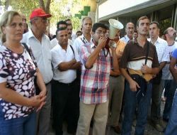 Kısa Çalışma Dönemine Giren Fabrikanın İşçileri Eylem Yaptı