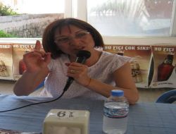 Ahmet Kaya'nın Eşi Gülten Kaya: "Eşimin Mezarının Türkiye'ye Getirilmesine İzin Vermeyeceğim!"