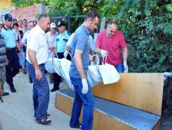 Bunalıma Giren Şahıs Annesini Vurduktan Sonra İntihar Etti!
