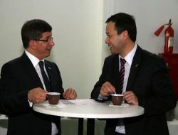 Agit Zirvesinin Espirisi Davutoğlu'ndan