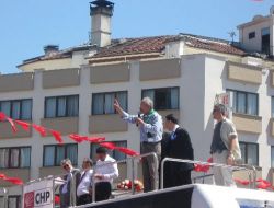 Kılıçdaroğlu Domates Tarlasında Çiftçinin Derdini Dinledi