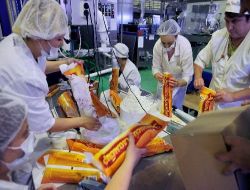 Moskova'da Aşırı Sıcaklar Dondurma Tüketimini Artırdı: Günlük Kapasite 250 Tona Ulaştı!