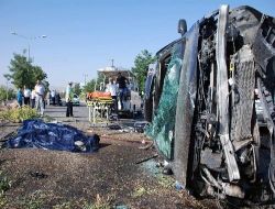 Elazığ'da Trafik Kazası:3 Ölü, 2 Yaralı
