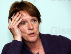 İngiliz Vekillerin Peçeye Olan Desteği Artıyor!.