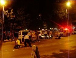 Polis, Arbede Çıkaranları Havaya Ateş Açıp Biber Gazı Sıkarak Etkisiz Hale Getirdi