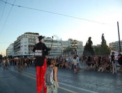Atina Çevresindeki Yangınlar Nedeniyle Hükümet Protesto Edildi!