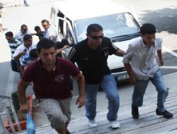 Korsan Gösterilerde Polise Saldırdığı İleri Sürülen 9 Kişi Adliyeye Sevk Edildi!