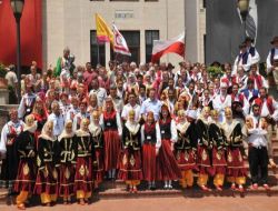 Başkan Savaş, Gösteri Programları İptal Edilen Ekiplerin Gönüllerini Aldı