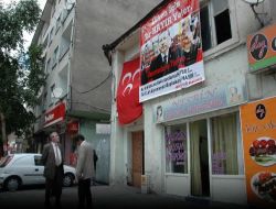 Mhp Binasına Asılan Başbakan Erdoğan'ın Resminin Bulunduğu Afiş Kaldırıldı