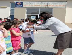 Eskişehirli Çocuklar Tatili Belediyenin Yaz Okulunda Değerlendiriyor