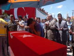 Kalp Krizi Sonucu Şehit Olan Asker Gözyaşları Arasında Toprağa Verildi!