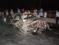 İzmir'de Trafik Kazası: 1 Ölü, 2 Yaralı!