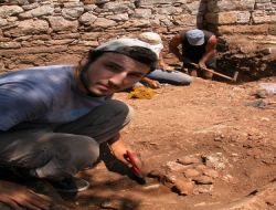 2 Bin 400 Yıllık Şehri Günyüzüne Mahkûmlar Çıkarıyor