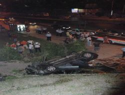 İzmir'de Trafik Kazası : 2 Ölü, 1 Yaralı!