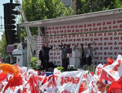 Başbakan Erdoğan: "Chp, Mhp'nin Kuyruğuna Takılmış Gidiyor!."