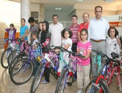 Selçuklu Belediyesi Ençok Okuyan Öğrencileri Ödüllendirdi